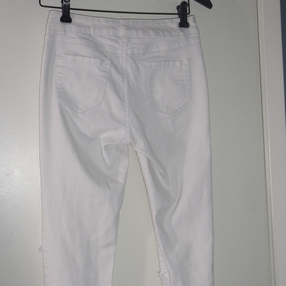 White Ripped Jean - Picture 5 of 6